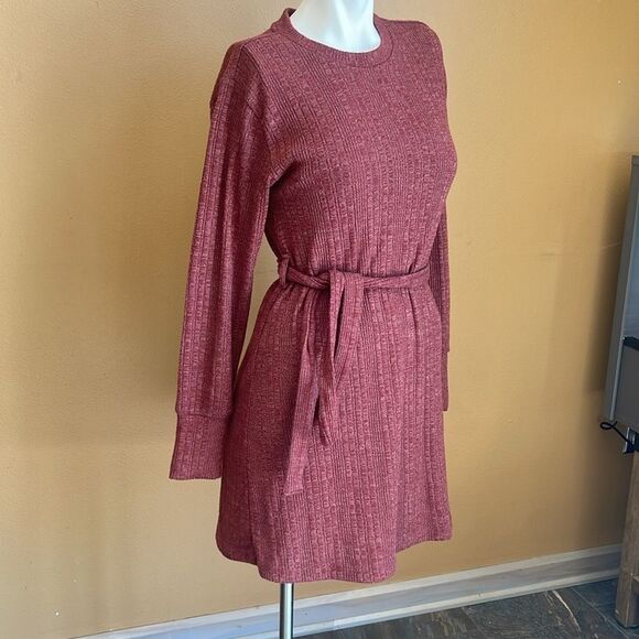 Topshop Burgundy Long Sleeve Short Sweater Dress Size 8 Knit Belted Round Neck - Picture 2 of 10